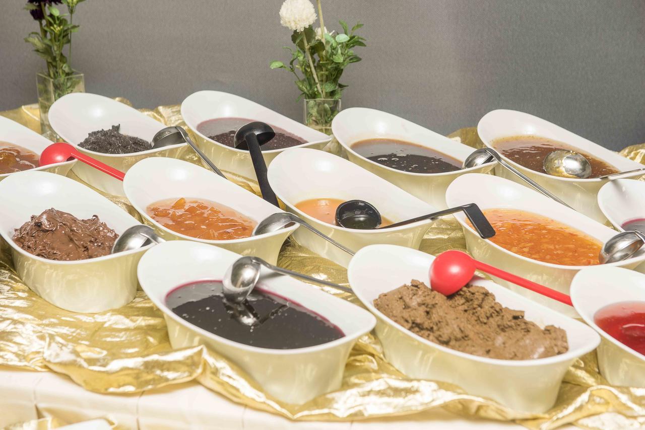 Ozgobek Ronesans Hotel De Luxe Uşak Exteriér fotografie
