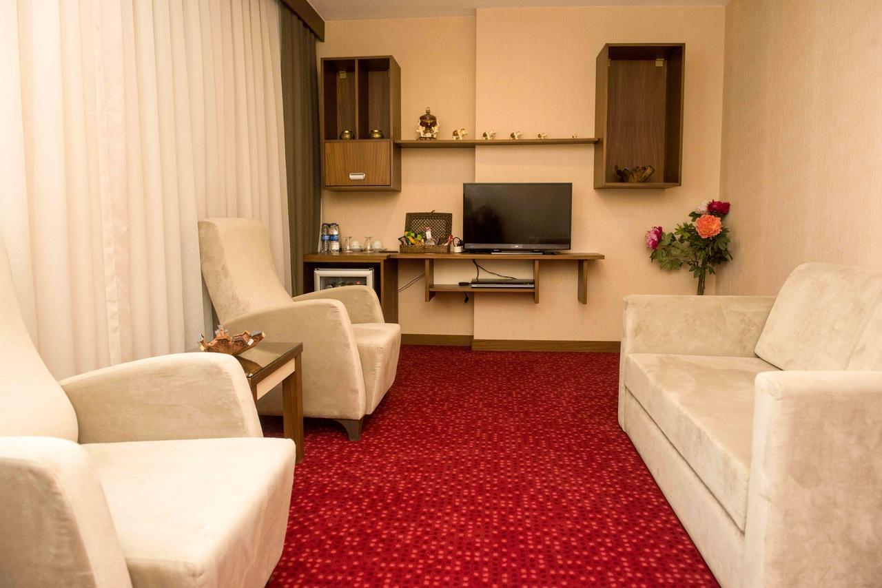 Ozgobek Ronesans Hotel De Luxe Uşak Exteriér fotografie