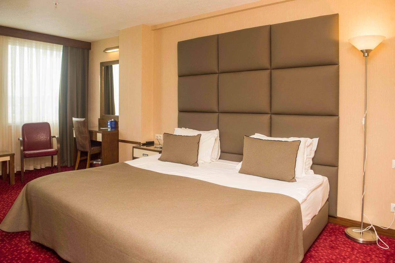 Ozgobek Ronesans Hotel De Luxe Uşak Exteriér fotografie