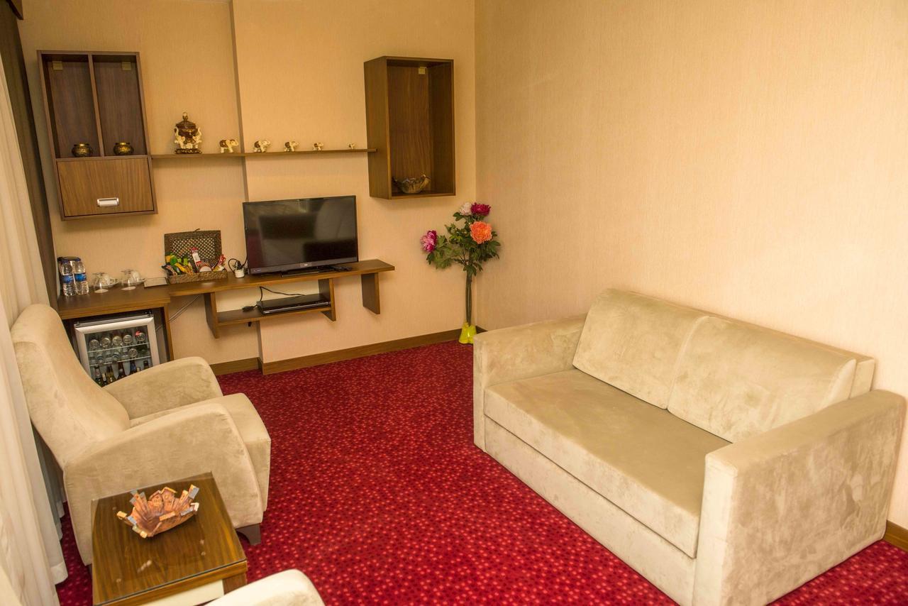 Ozgobek Ronesans Hotel De Luxe Uşak Exteriér fotografie