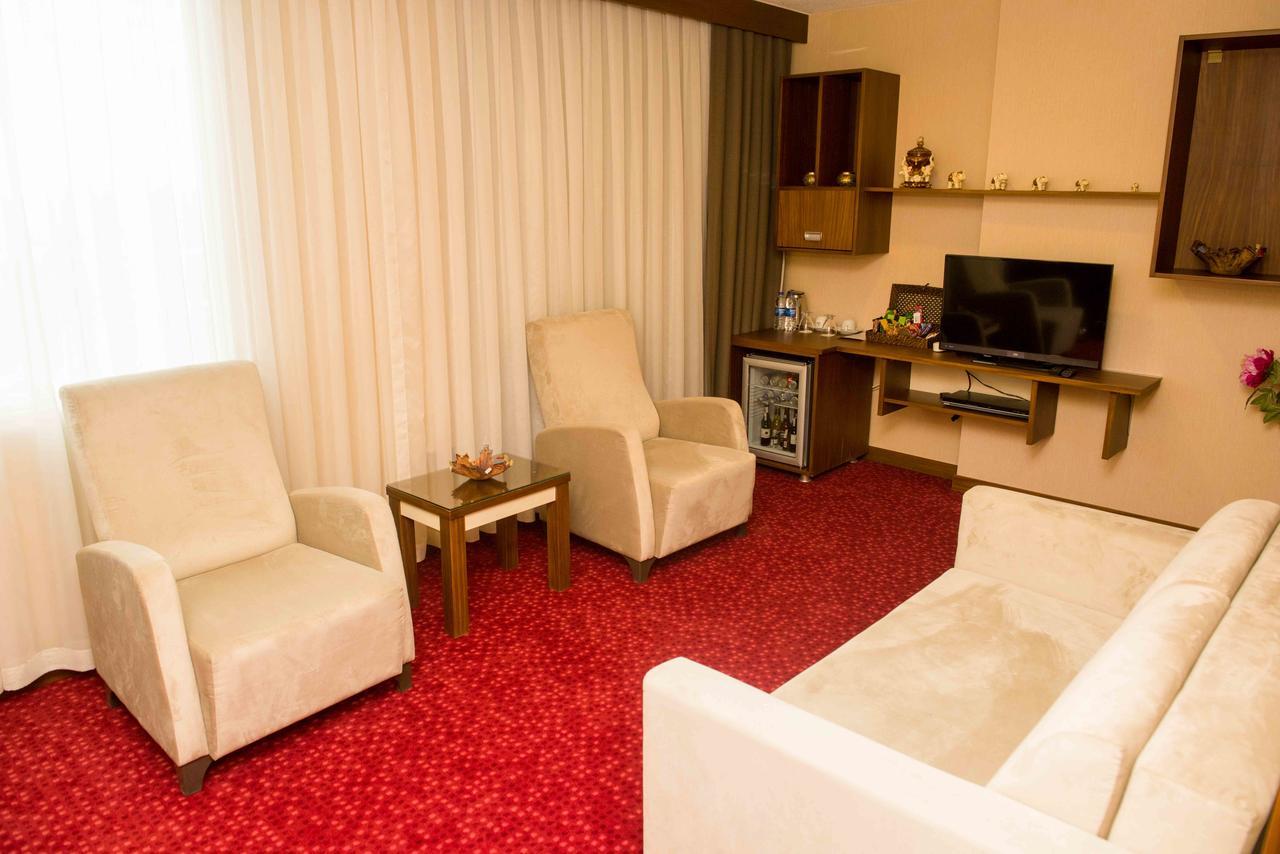 Ozgobek Ronesans Hotel De Luxe Uşak Exteriér fotografie